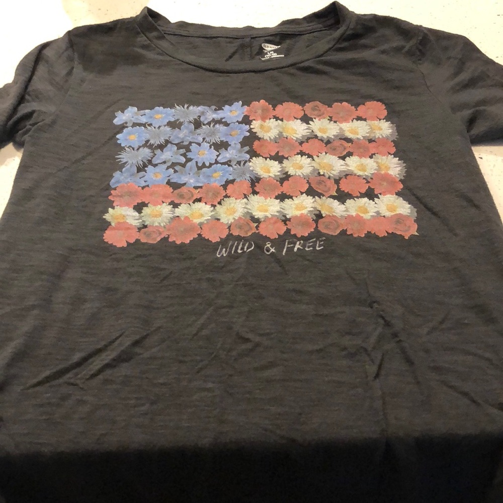 Girls Old Navy relaxed fit American Flag/Flower T